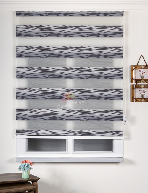 SİYAH GRİ DESENLİ ZEBRA PERDE